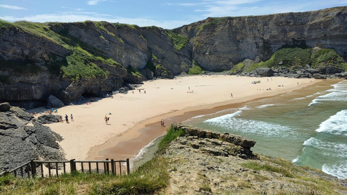 Playa Antuerta Casa Faro Ajo