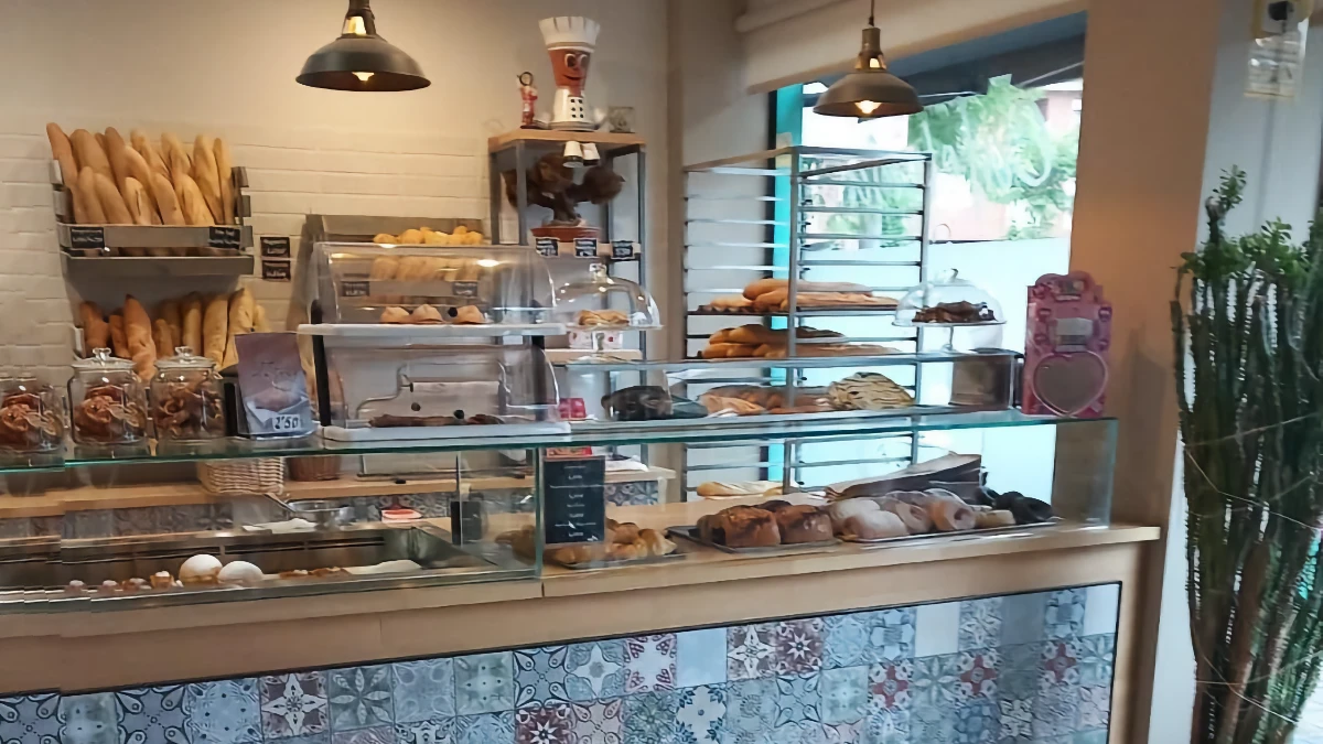 Servicios Comercios Casa Faro Ajo