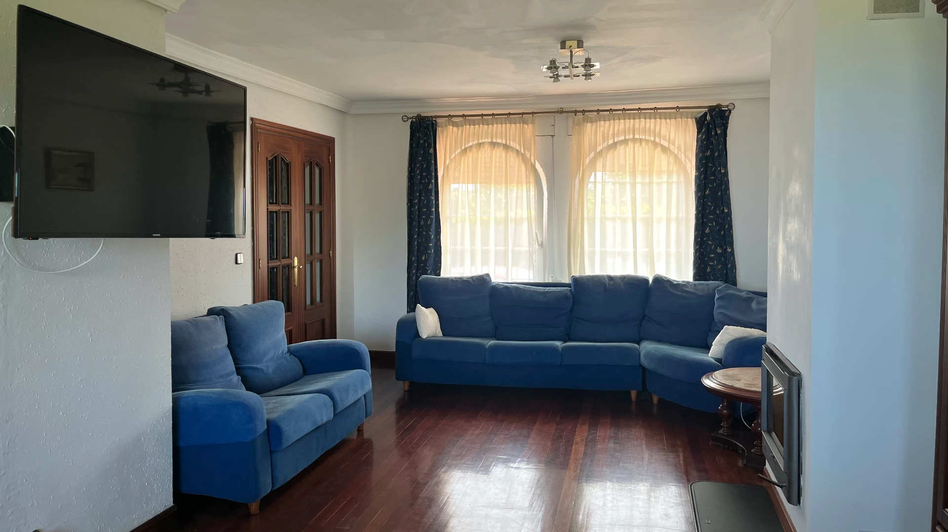 Tv Chimenea Casa Faro Ajo